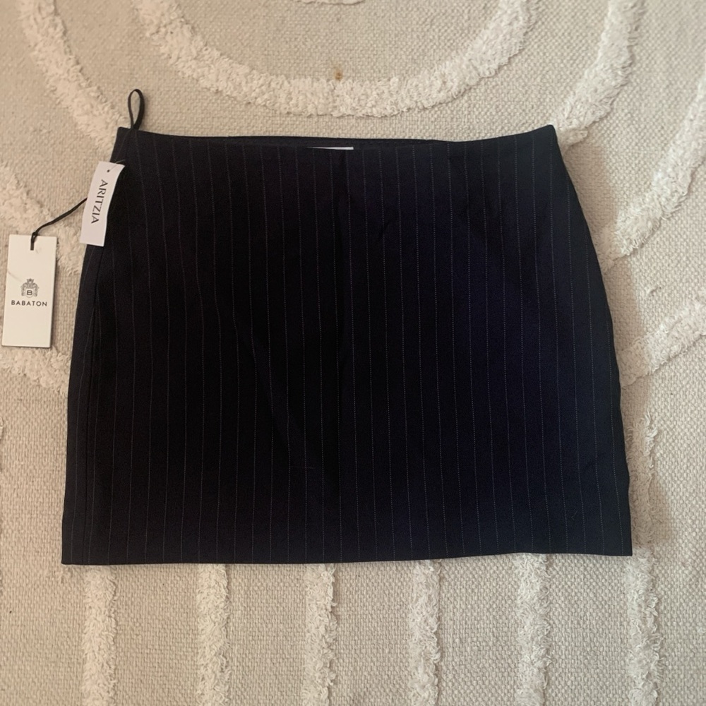Aritzia brand new Pinstripe Babaton Skirt